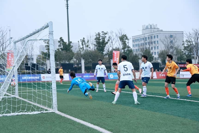 合肥城市足球联赛肥东主场首战激情开赛|肥东队|巢湖|体育场|比赛|球员_新浪体育_新浪新闻